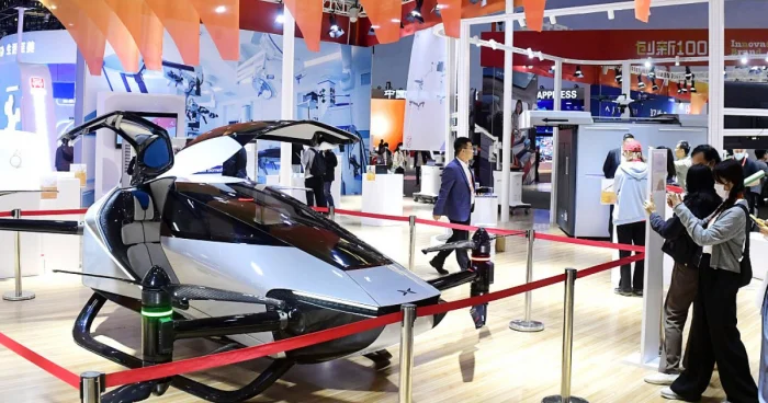 FT: “Çin texnolofiya yarışında ABŞ ni üstələyir”