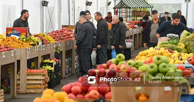 Kənd Təsərrüfatı Nazirliyinin təşkil etdiyi Mövsüm yarmarkası ndan REPORTAJ
