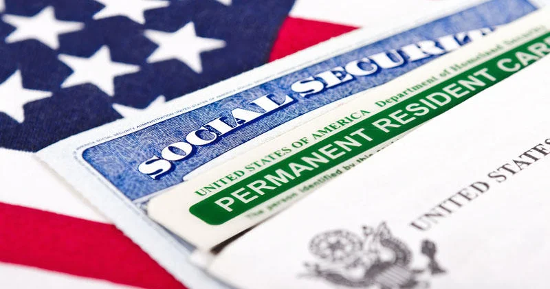 ABŞ “Green Card” sahiblərini yenidən yoxlayır