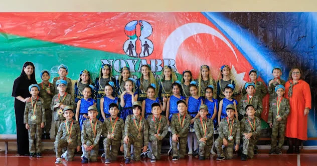 А ну ка, мальчики!