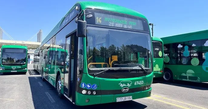 Qadınlara qarşı nalayiq sözlər istifadə edən avtobus sürücüsünə töhmət VERİLDİ