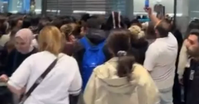 Bakıda “Qara Cümə” endirimləri izdihama səbəb oldu VİDEO