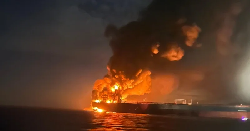 Qara dənizdə daha bir tanker zərbə alıb, 20 nəfər təxliyə edilib