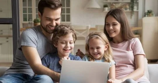 İnternet ailədaxili əlaqəni zəiflədir SOSİOLOQ DANIŞDI