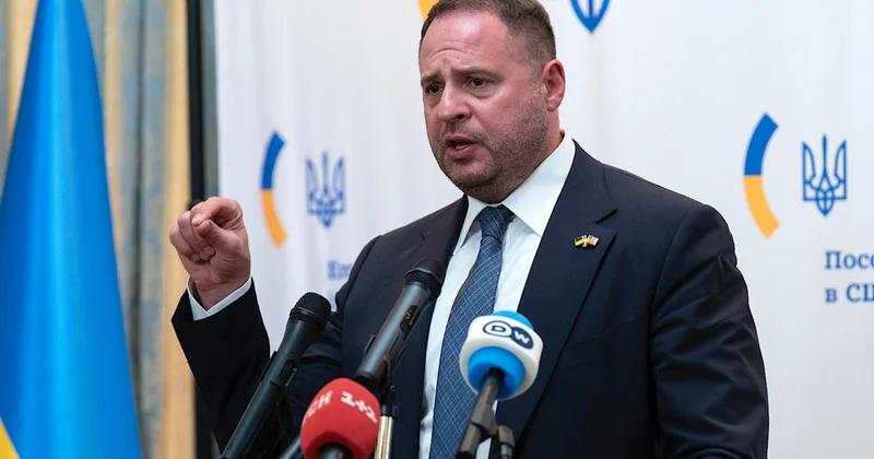 В Украине пришли с обыском к руководителю офиса президента Ермаку