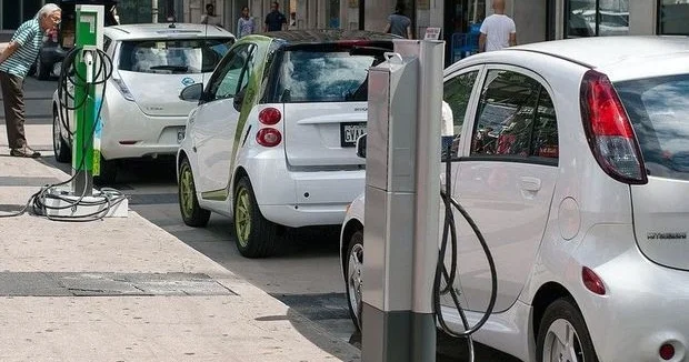 Elektromobillərin bazarı hələ ki, geniş deyil, problem olmayacaq EKSPERT