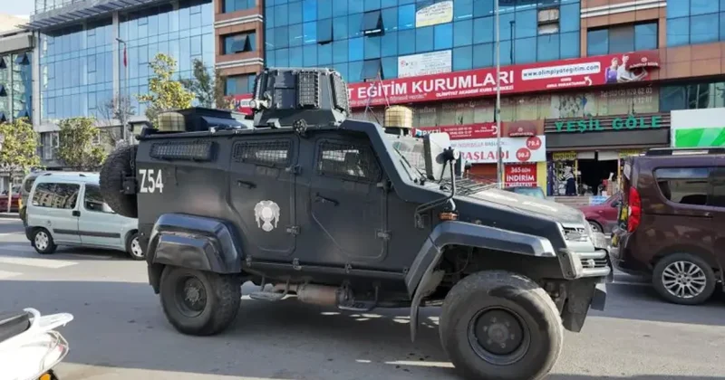 İstanbulda hotelə əl qumbarası atıldı