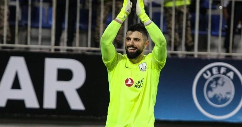 “Neftçi”nin sabiq qapıçısı: “Komanda lazımi səviyyəyə qayıda bilmir”