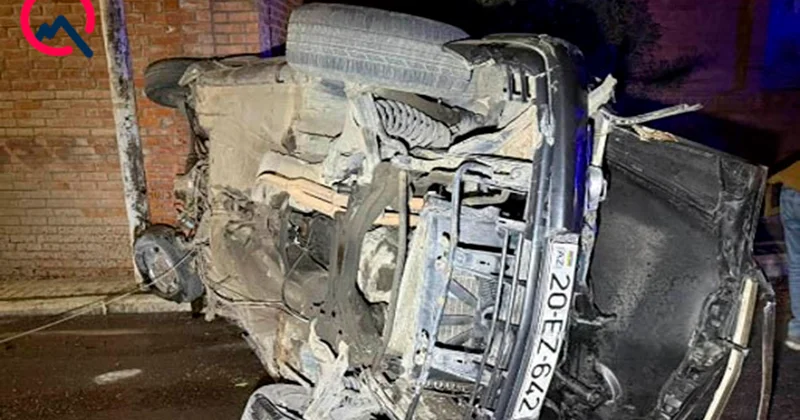 Gəncədə “Mercedes” aşdı Xəsarət alanlar var+Foto