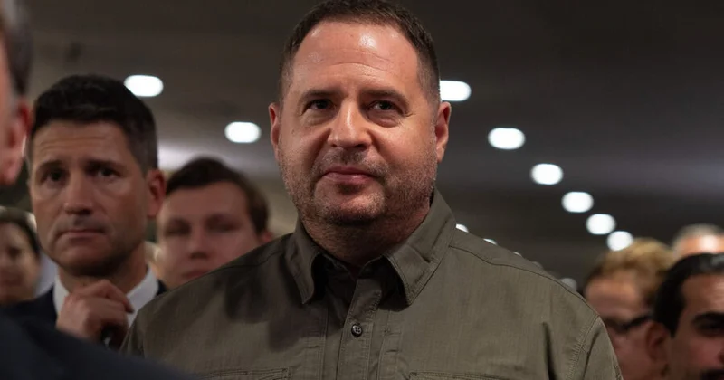 Ukraynanın antikorrupsiya orqanları Yermakın evində axtarış aparır