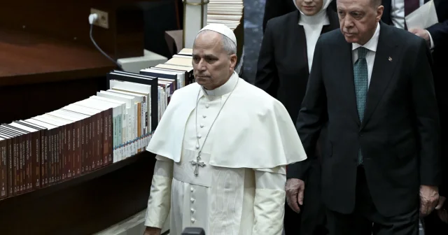 Визит Папы Льва XIV в Турцию: символ, сигнал и новая дипломатия Ватикана МНЕНИЕ