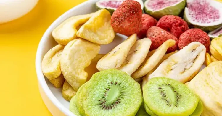 Dondurulmuş quru meyvələr xeyirlidirmi? Qida ekspertindən AÇIQLAMA