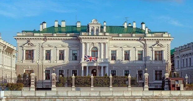 Британия задумала избавиться от недвижимости за границей