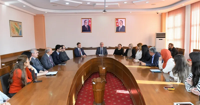 Türkiyəli professorlar BMU da FOTOLAR