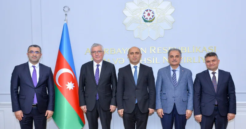 Nazir Türkiyənin Ali Təhsildə Keyfiyyət Təminatı Şurasının sədri ilə görüşüb