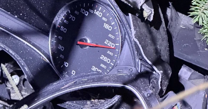 “Audi”ni saatda 230 la sürüb aşıran sürücü öldü Telefonla çəkiliş edirmiş FOTO VİDEO