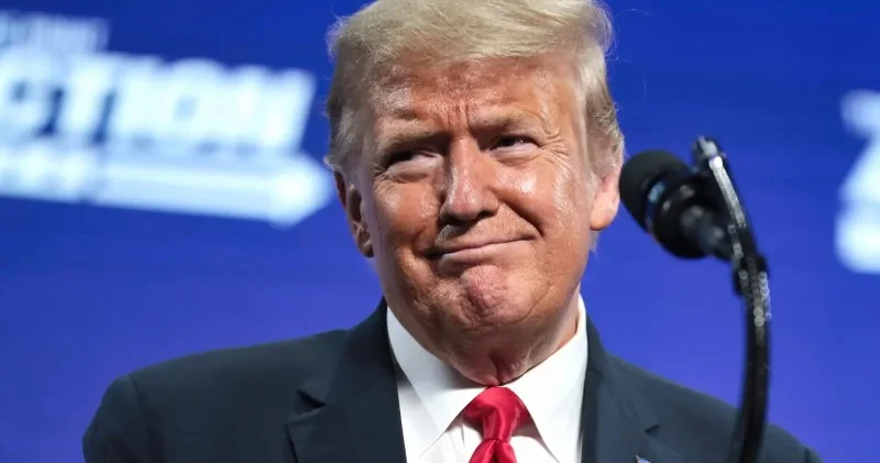 Trampdan sərt mesaj: “Sosial pozuntuların səbəbi kütləvi miqrasiyadır”