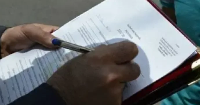 Avtomobilinə cərimə gəldi, qonşusunu öldürdü