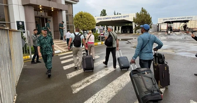 Quru sərhədlərin bağlı olması turizmi çökdürüb EKSPERT