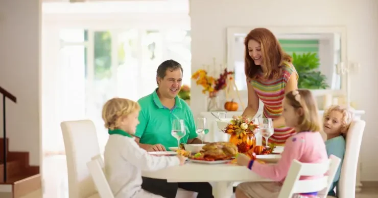 Valideynlərə MƏSLƏHƏT: övladlarınızın qarşısında heç vaxt bu mövzuları müzakirə etməyin
