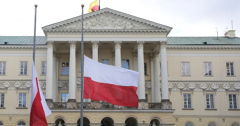 Польша потребовала от Украины объяснений по обыску у Ермака Minval Politika