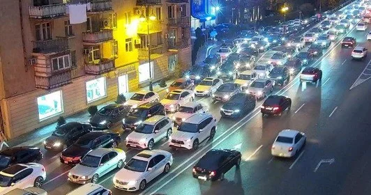 Sürücülərin DİQQƏTİNƏ: Bəzi yollarda tıxac var FOTO
