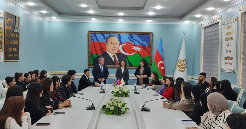 Gəncə Dövlət Universitetində təhsil alan türk tələbələrlə görüş FOTO