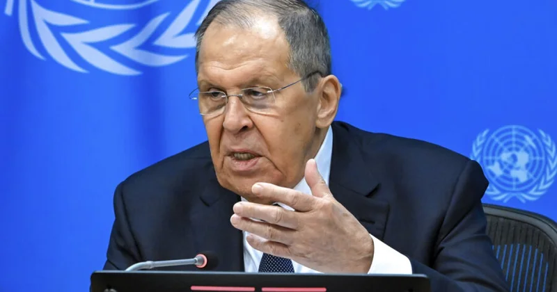 Lavrov yoxa çıxması ilə bağlı xəbərləri məsxərəyə qoydu