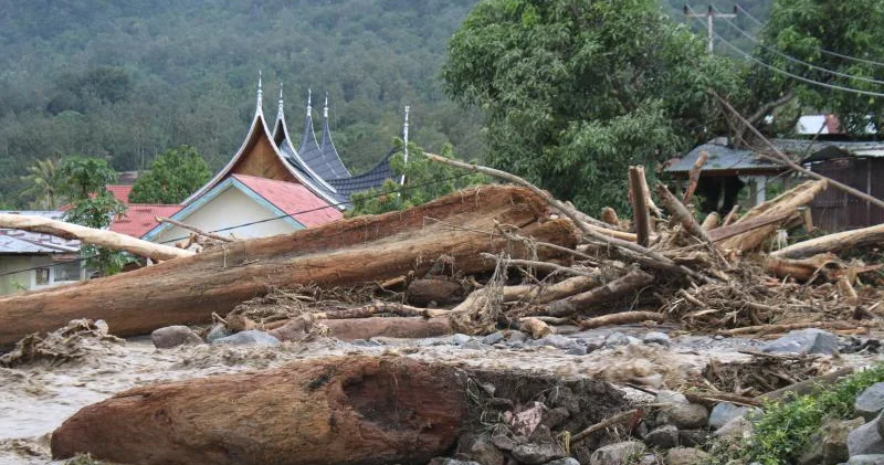 İndoneziyada sel: ölənlərin sayı 174 ə çatıb 74 nəfər isə itkin düşüb