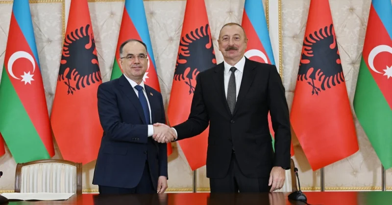 Dövlət başçısı Albaniya Prezidentinə təbrik ünvanlayıb