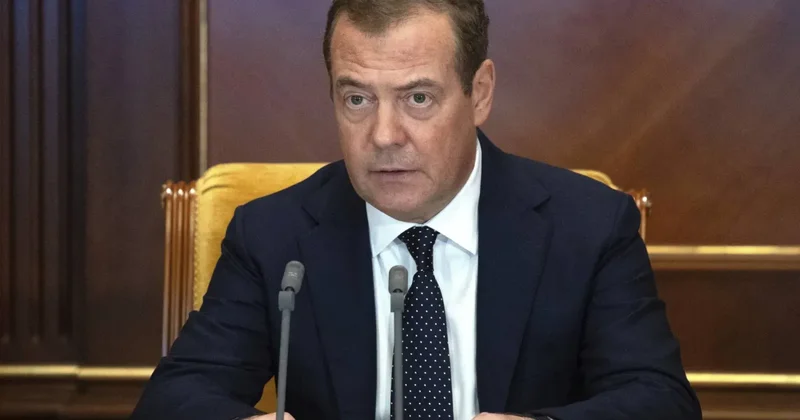 Medvedevdən Yermakın istefasına reaksiya