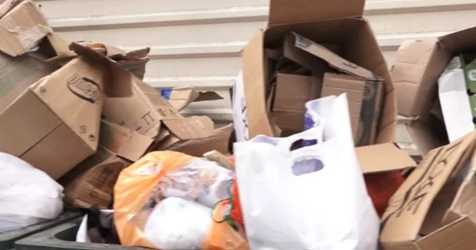 Bakıda səki zibil qutuları ilə zəbt olundu VİDEO