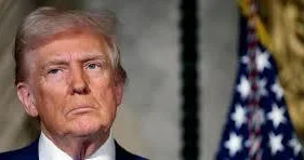 Tramp xeyli arıqlayıb, fiziki aktivliyi azalıb... Jurnalistləri təhqir etməyə başlayıb