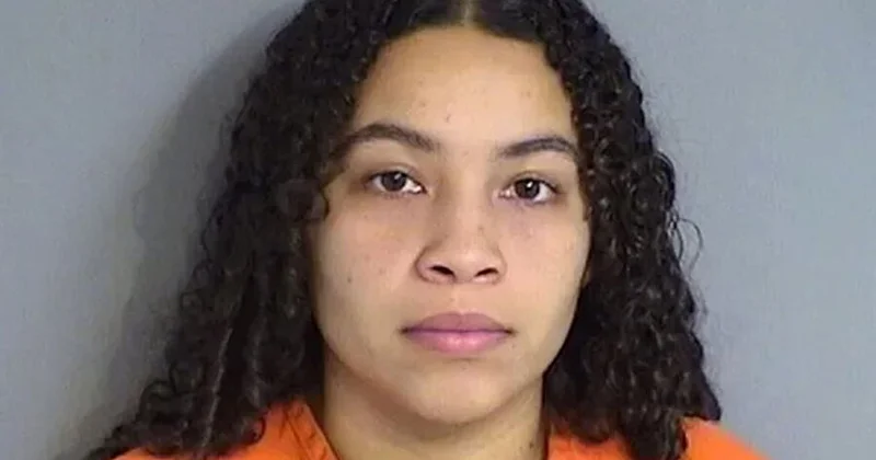 Müəllim 13 yaşlı şagirdə intim şəkillər göndərdiyinə görə həbs olundu