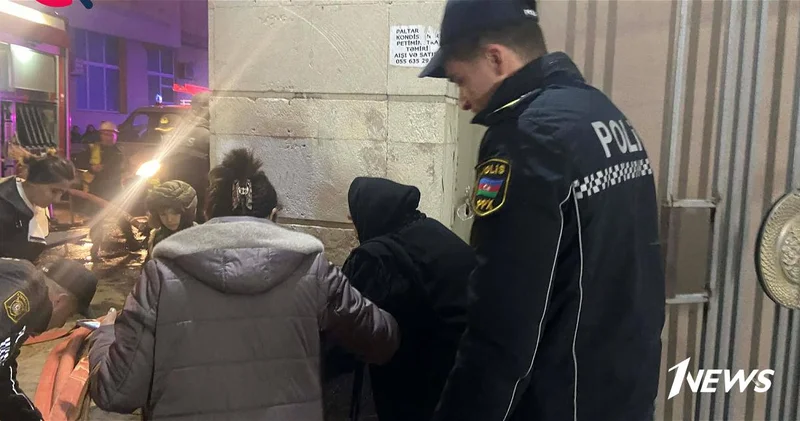 В Наримановском районе горит здание ФОТО ВИДЕО