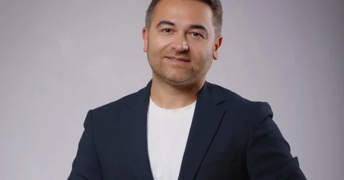 Tanınmış aparıcı “BakuBus”a sual ünvanladı: Sizcə, bu fotoda nə düzgün deyil?