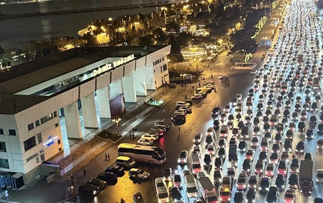 Bu gün axşam Bakıda inanılmaz tıxac YARANIB FOTO KONKRET