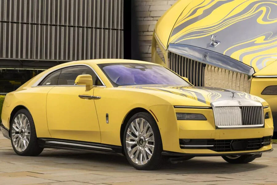 Ukraynaya 13 yeni RollsRoyce Specter satılıb: 8,5 milyona