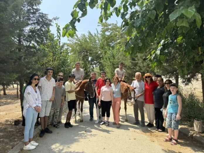 “Yurdum” sosial ekokənd layihəsinin iştirakçıları Cıdır Atçılıq Mərkəzində olub