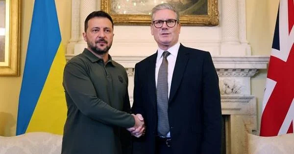 Zelenski Starmerlə cəbhədəki vəziyyəti müzakirə etdi