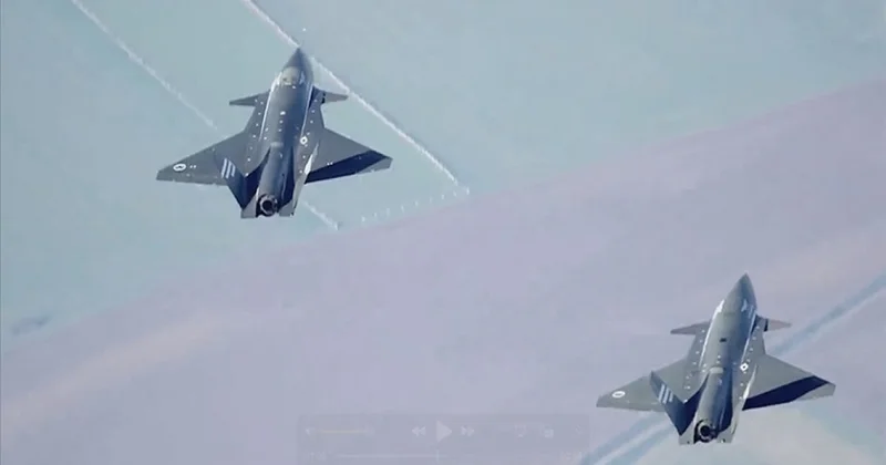 Dünyada ilk dəfə iki pilotsuz döyüş təyyarə avtonom şəkildə uçub