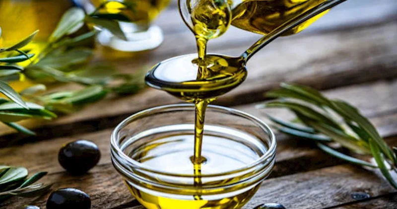 Zeytun yağı qulluq vasitəsi kimi hansı dəriyə uyğundur?