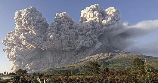 İtaliyada Etna vulkanı yenidən aktivləşdi