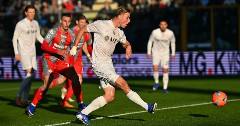 “Napoli”dən inamlı qələbə