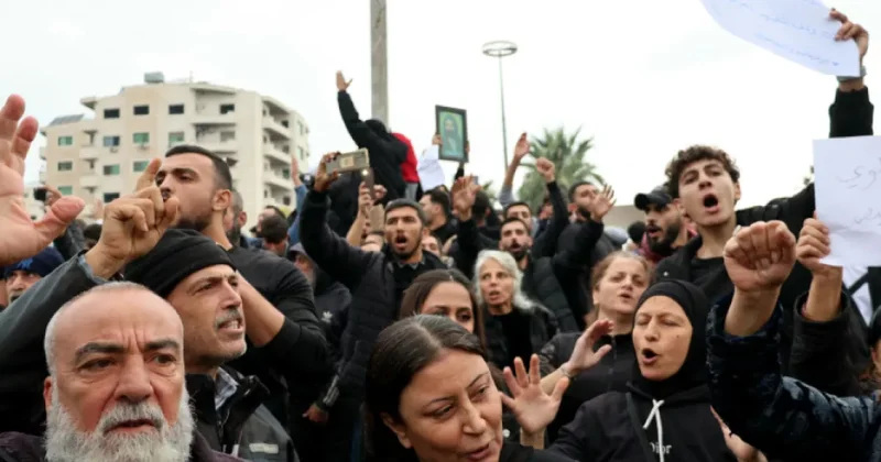 В провинциях Сирии прошли протесты, сообщается о погибших