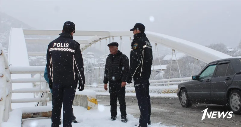 Полиция в Азербайджане перешла на усиленный режим работы из за непогоды ФОТО