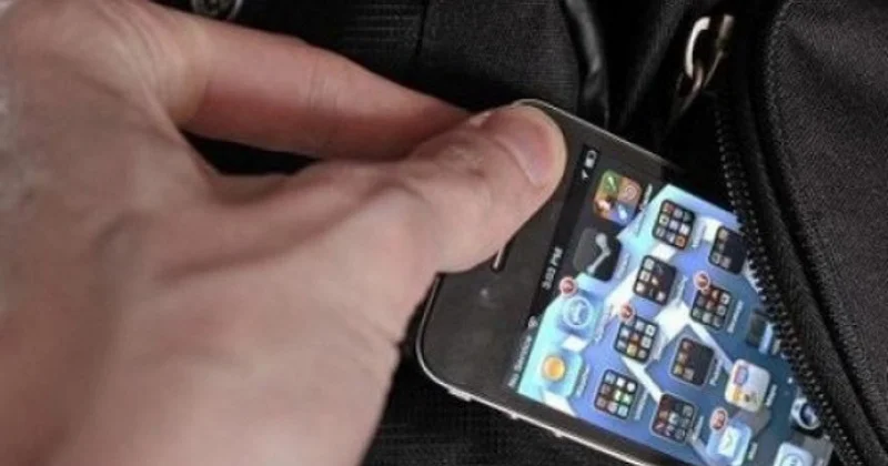 Avtobusda sürücünün telefonunu götürüb qaçan sərnişin saxlanılıb