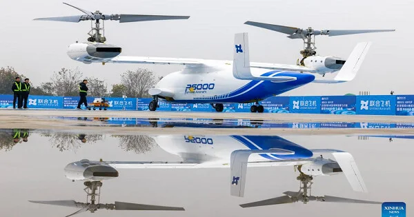 Çin altı tonluq təyyarəsinin ilk uçuşunu həyata keçirdi