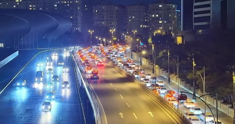 ДТП привело к пробке в центре Баку ФОТО