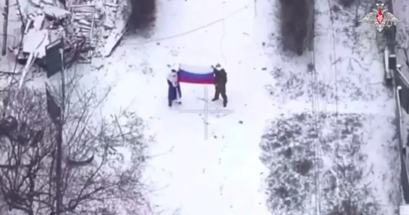 Дед Мороз с российским флагом освободил город в т.н. ДНР Minval Politika